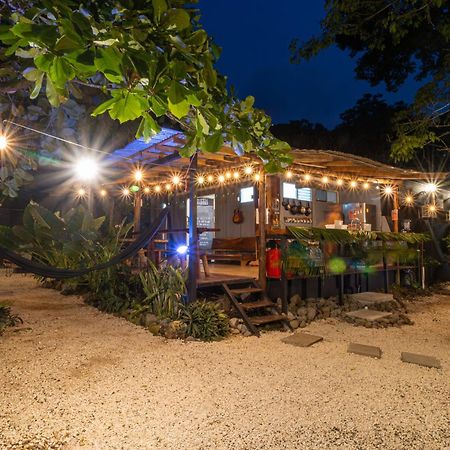 Akih Pods Hostel Playa Santa Teresa  外观 照片