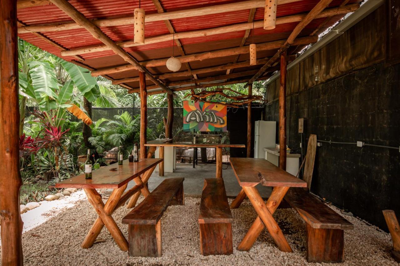 Akih Pods Hostel Playa Santa Teresa  外观 照片