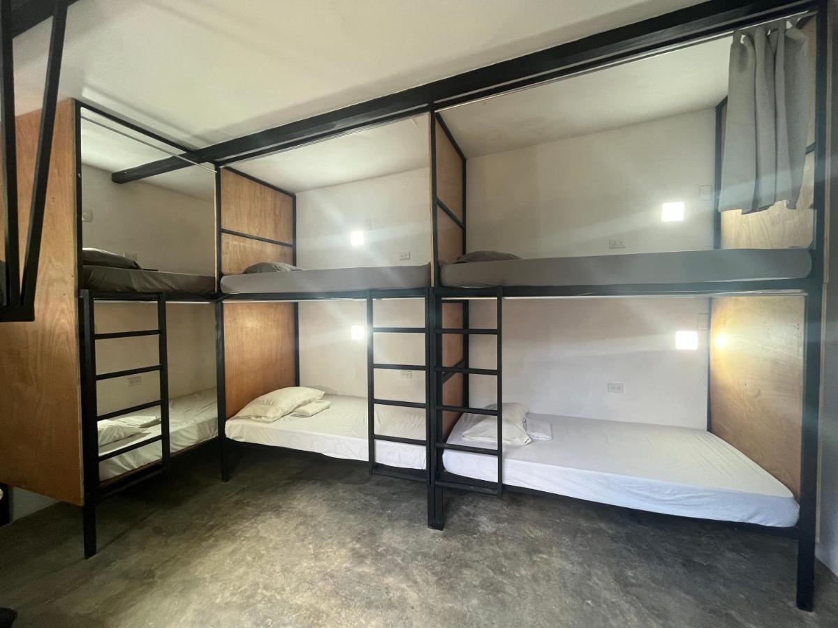Akih Pods Hostel Playa Santa Teresa  外观 照片
