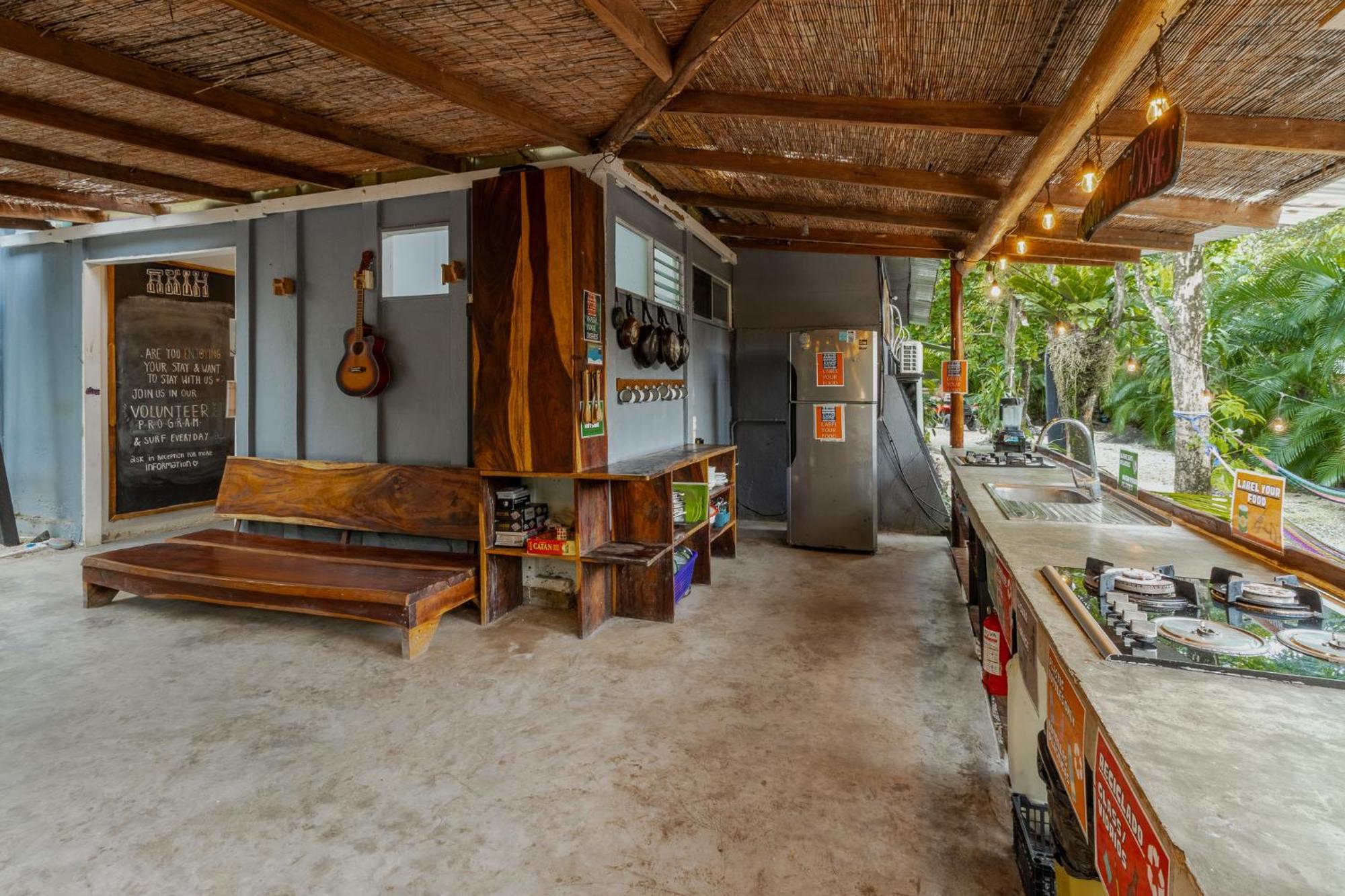 Akih Pods Hostel Playa Santa Teresa  外观 照片